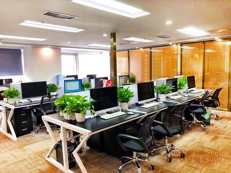 會展中心地鐵口現(xiàn)代國際商務(wù)大廈多套辦公室出租，網(wǎng)絡(luò)技術(shù)服務(wù)完善，圖片實(shí)拍，租客免擁